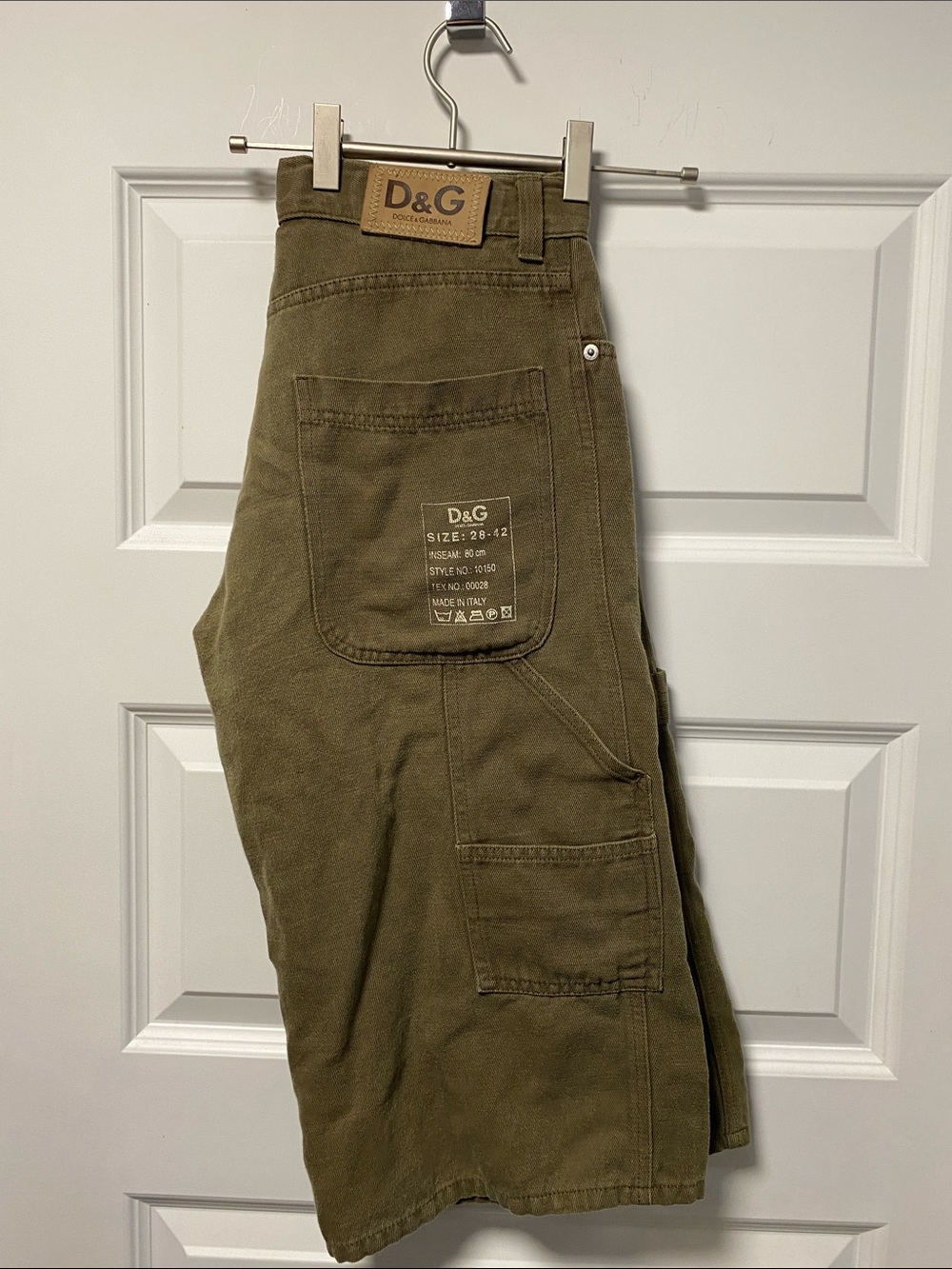 D&G Olive Green Men's Cargo Shorts with Front Patch Pockets
